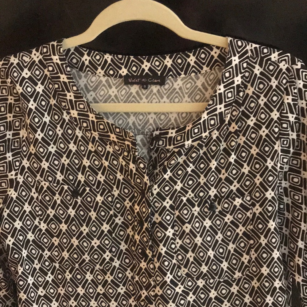 Geometric Patterned Blouse - Picture 2 of 3